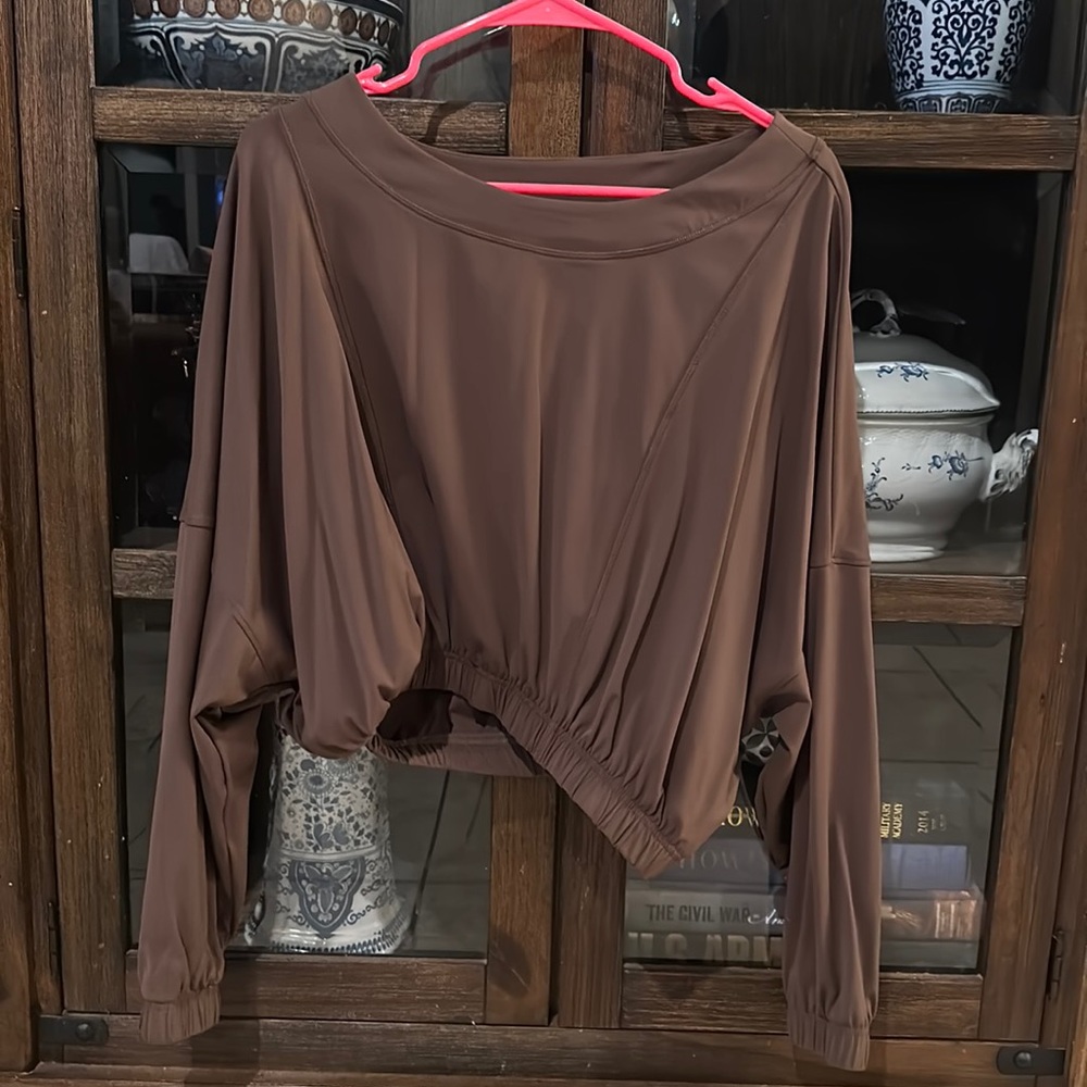 Balance Athletica outback collection slouch crop
